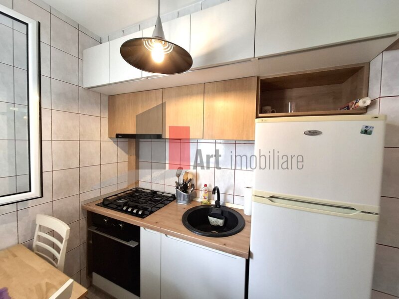 Titan, gars. 31 mp, et. 9/10, bloc reabilitat, instalatii refacute, mobilata si utilata.