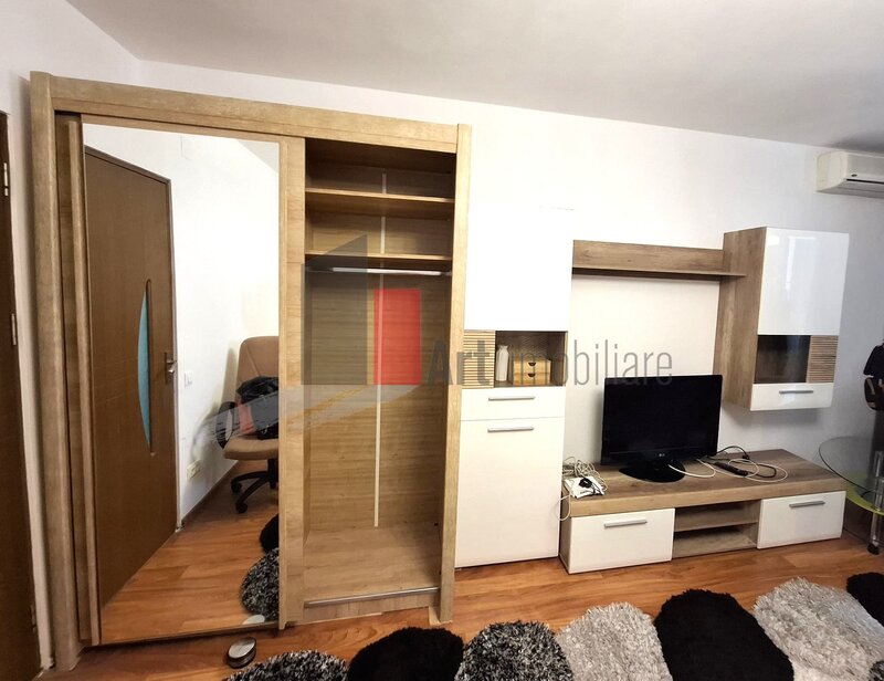 Titan, gars. 31 mp, et. 9/10, bloc reabilitat, instalatii refacute, mobilata si utilata.