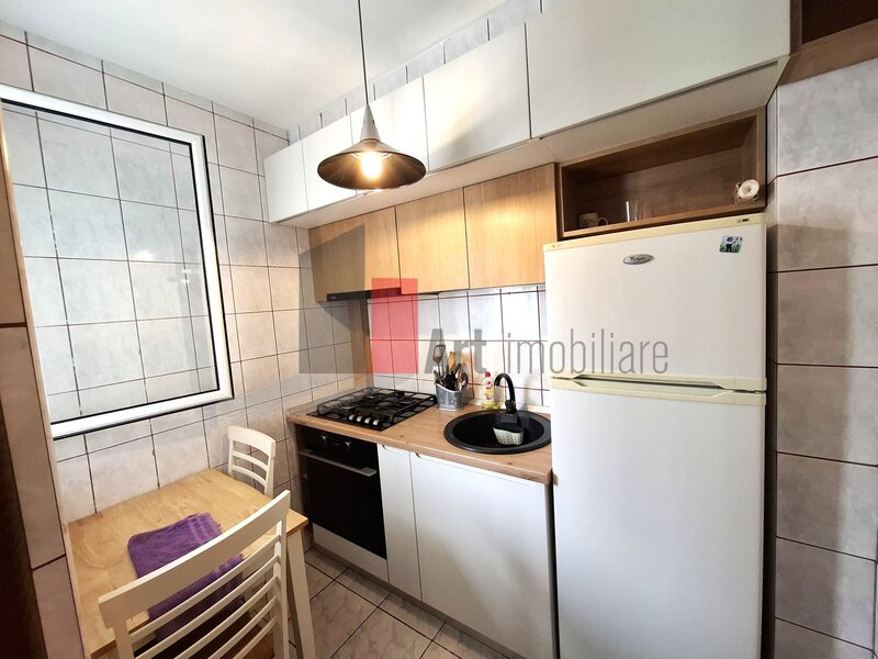 Titan, gars. 31 mp, et. 9/10, bloc reabilitat, instalatii refacute, mobilata si utilata.